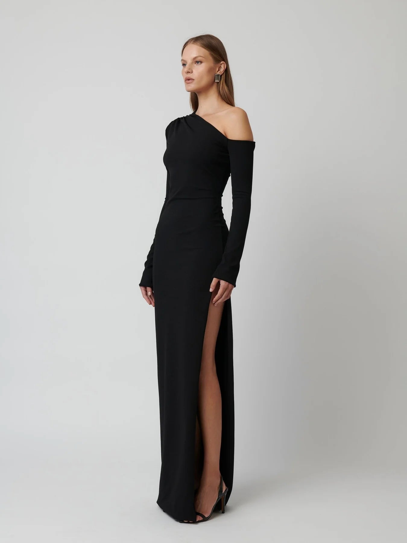 EFFIE KATS CAYLEY GOWN IN BLACK SIZE 6, 8, 10