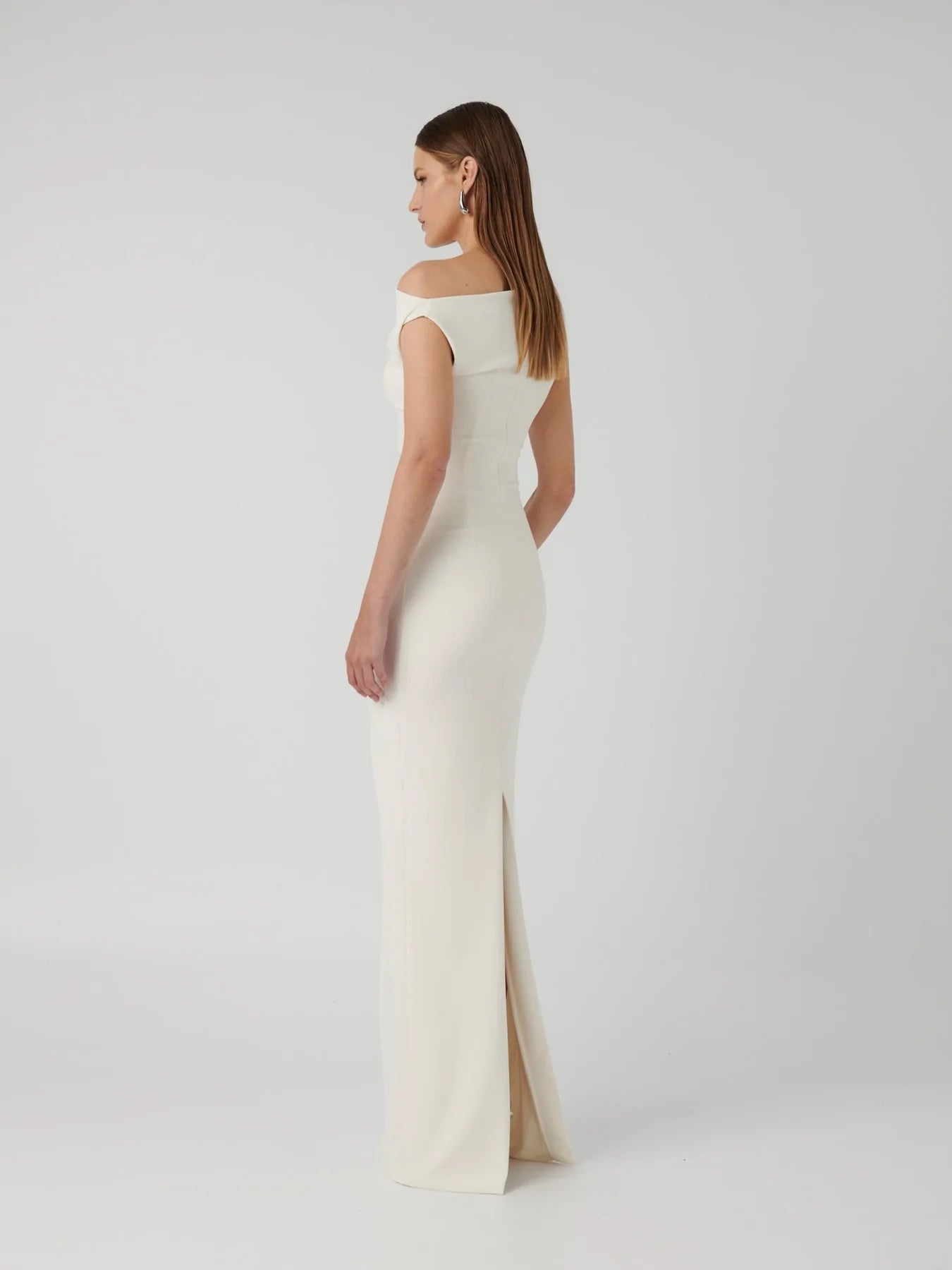 EFFIE KATS INAYA GOWN IN IVORY SIZE 8